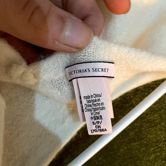 Victoria Secret's cream slouchy Fuzzy Sweater - Picture 8 of 10